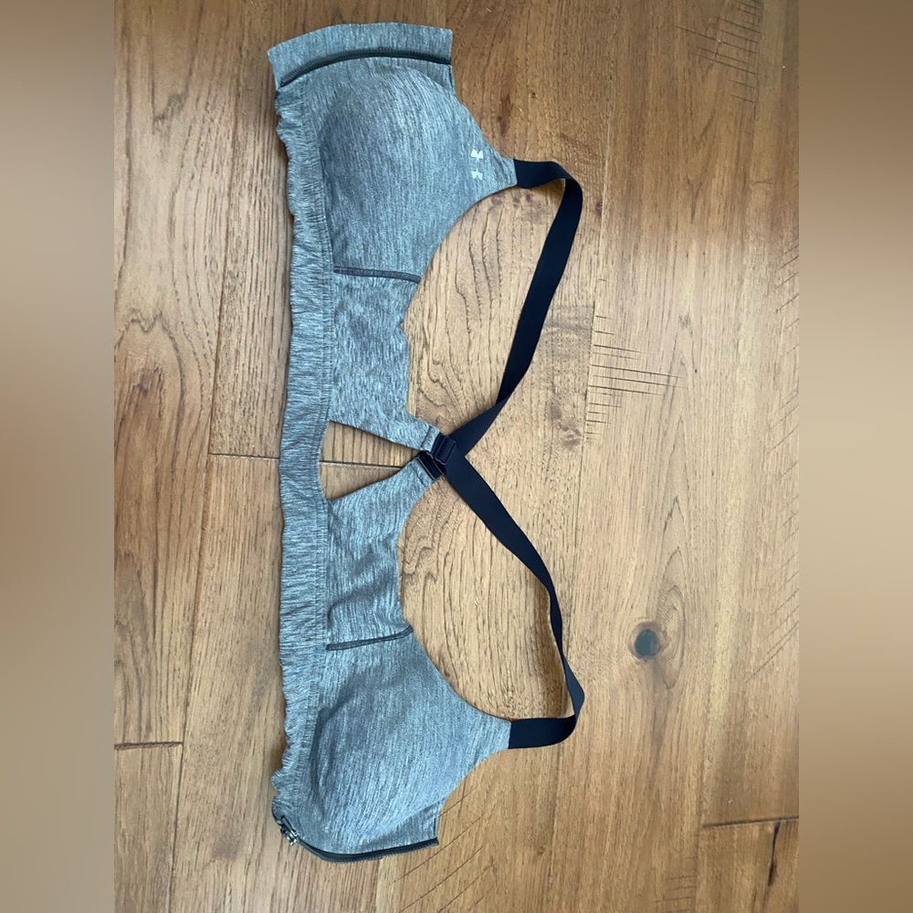 Women’s Under Armour zip up 36c grey sports bra